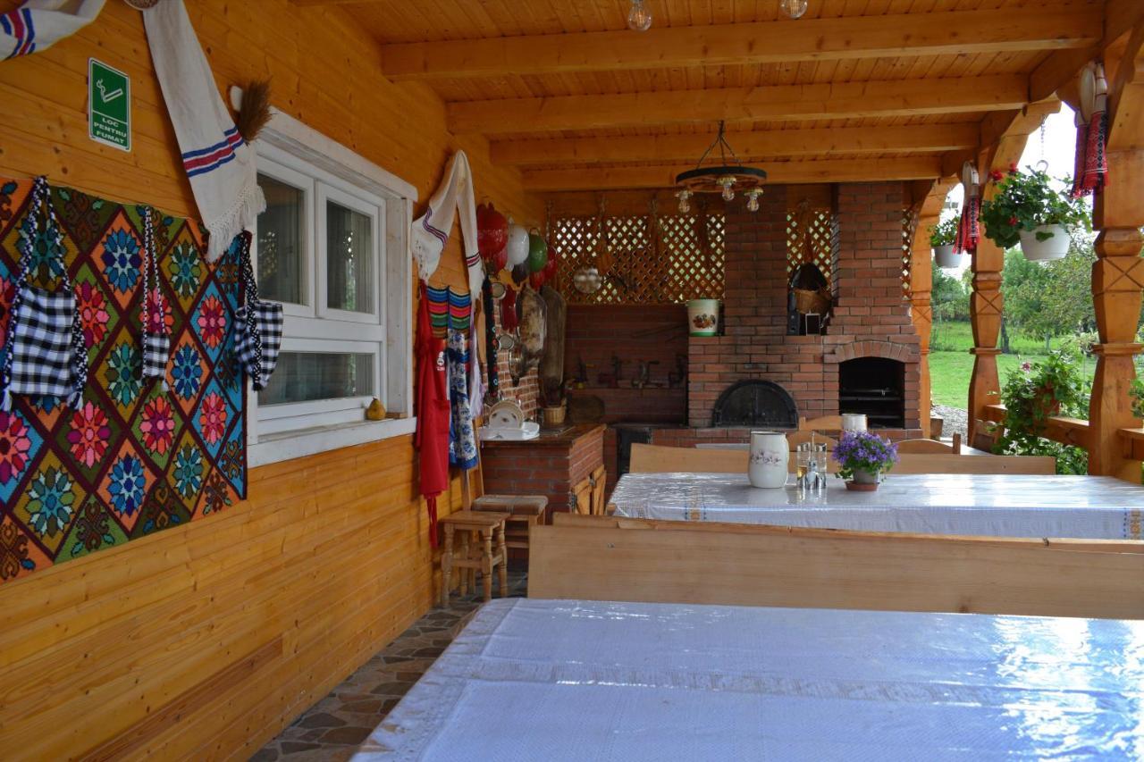 Отель Casa Vladicu Breb Экстерьер фото