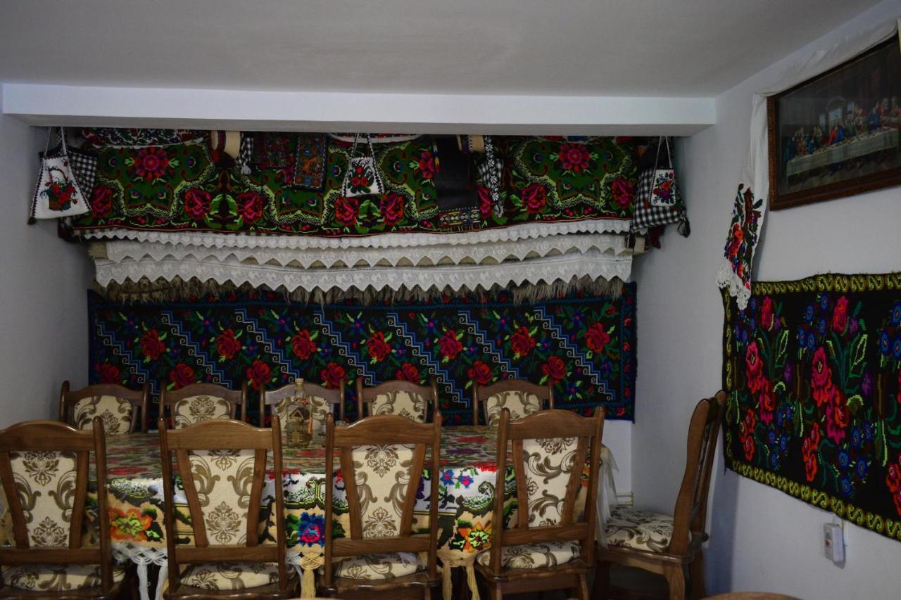 Отель Casa Vladicu Breb Экстерьер фото