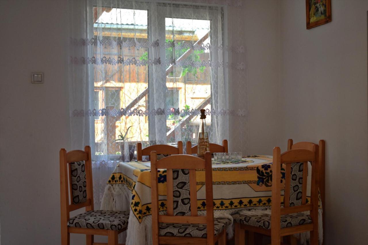 Отель Casa Vladicu Breb Экстерьер фото