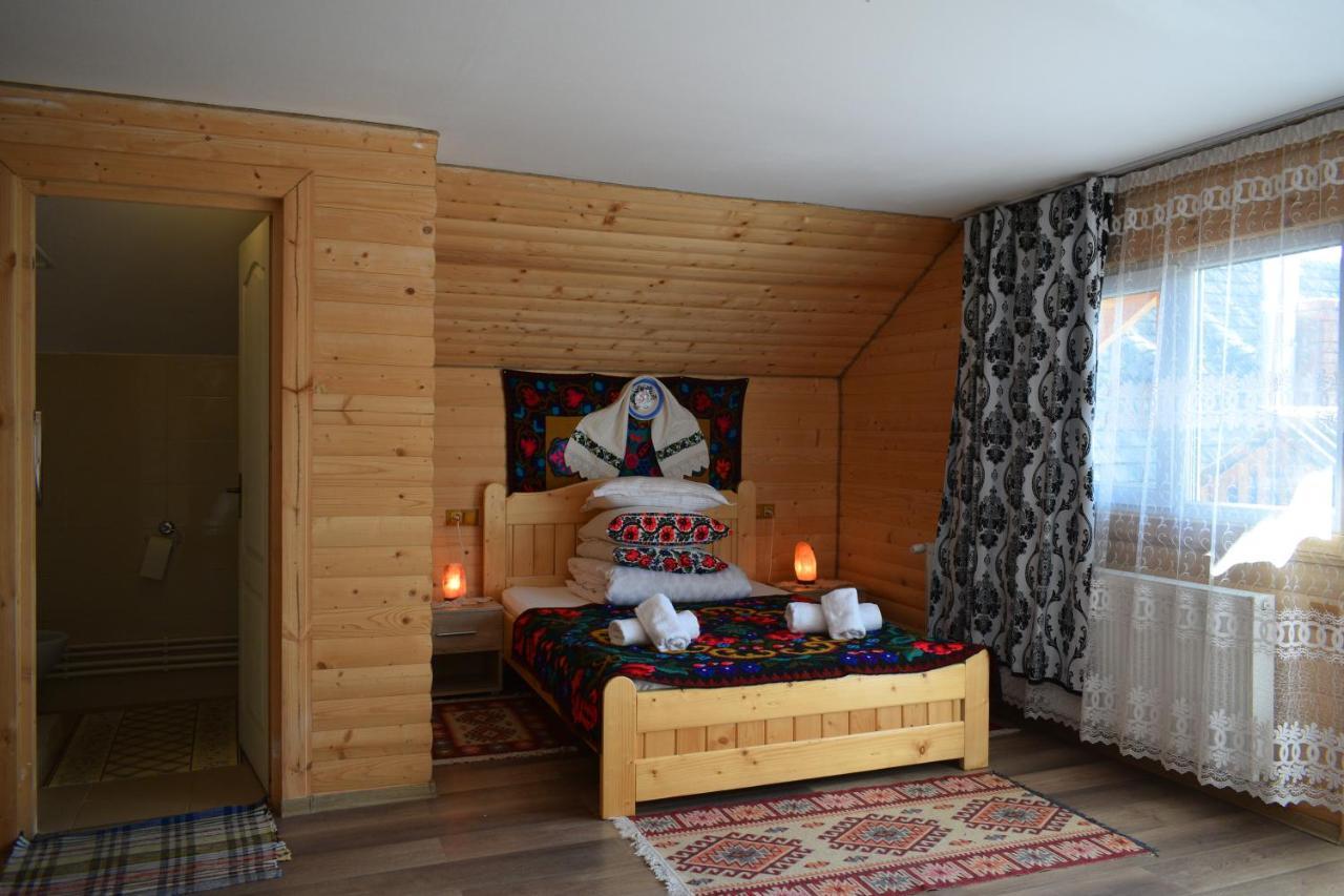 Отель Casa Vladicu Breb Экстерьер фото