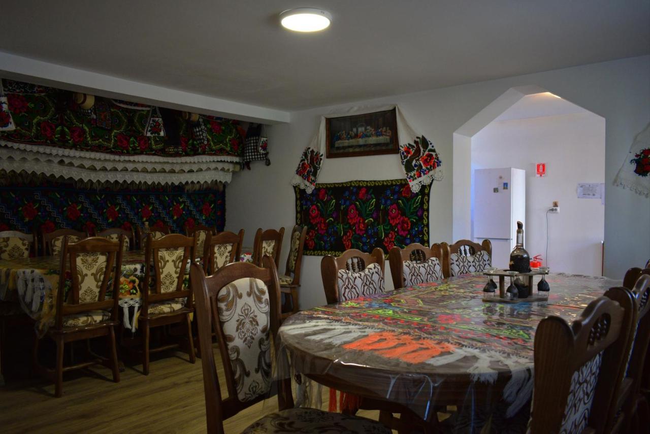 Отель Casa Vladicu Breb Экстерьер фото