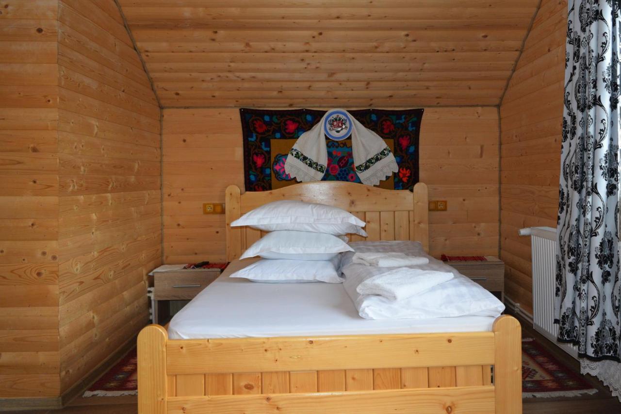 Отель Casa Vladicu Breb Экстерьер фото