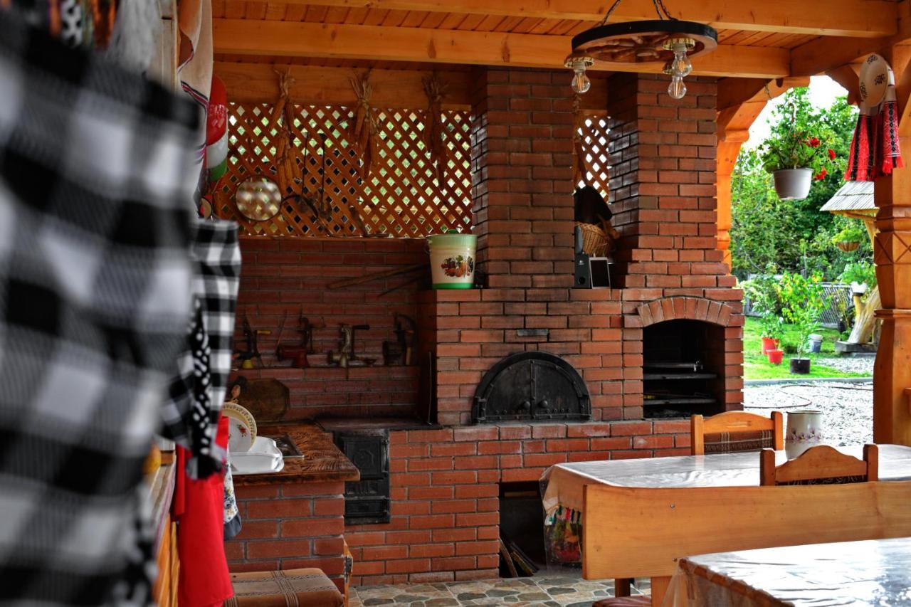 Отель Casa Vladicu Breb Экстерьер фото