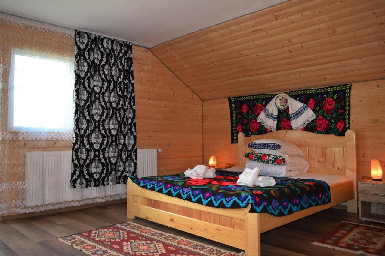 Отель Casa Vladicu Breb Экстерьер фото