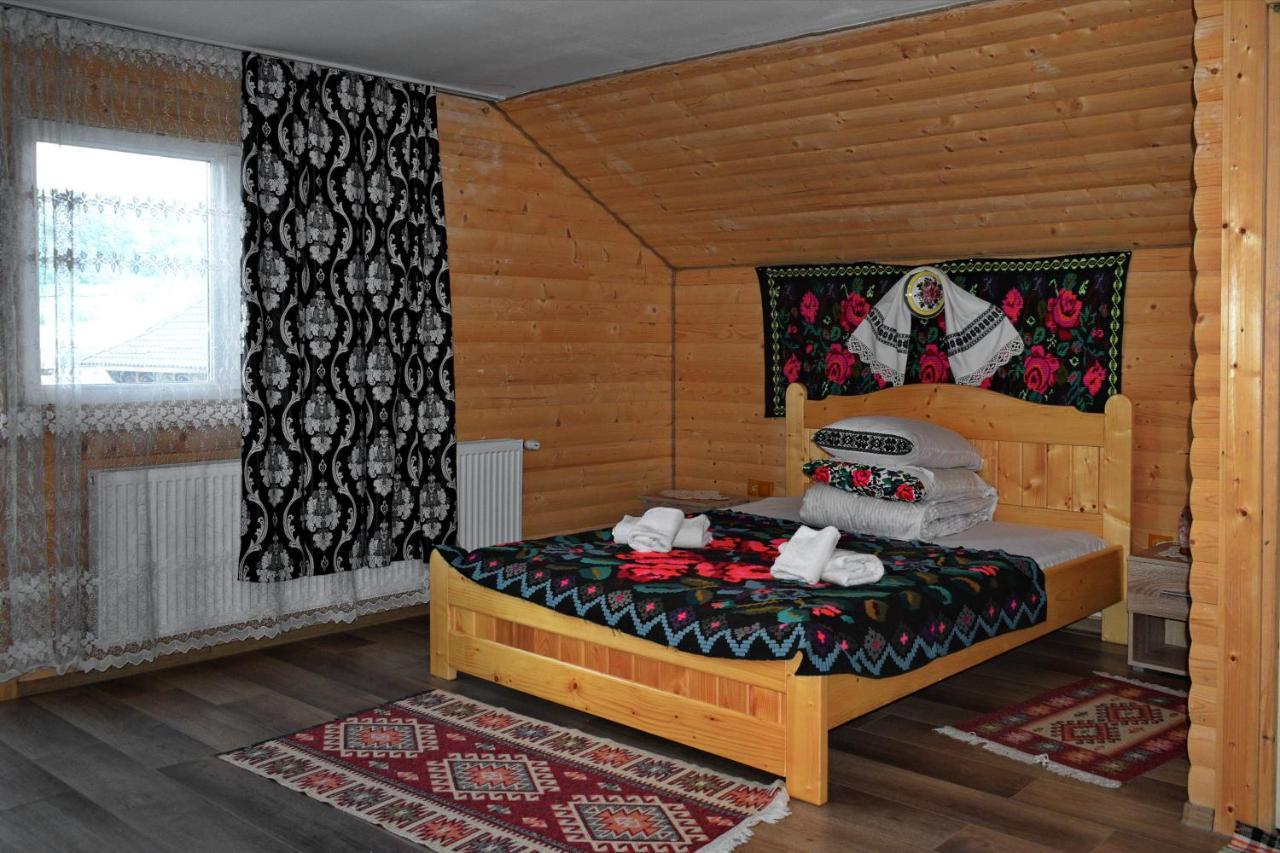 Отель Casa Vladicu Breb Экстерьер фото