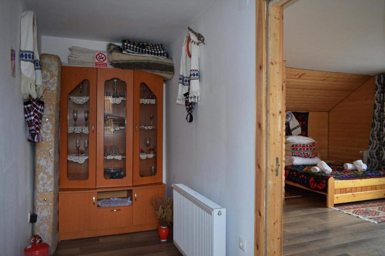 Отель Casa Vladicu Breb Экстерьер фото