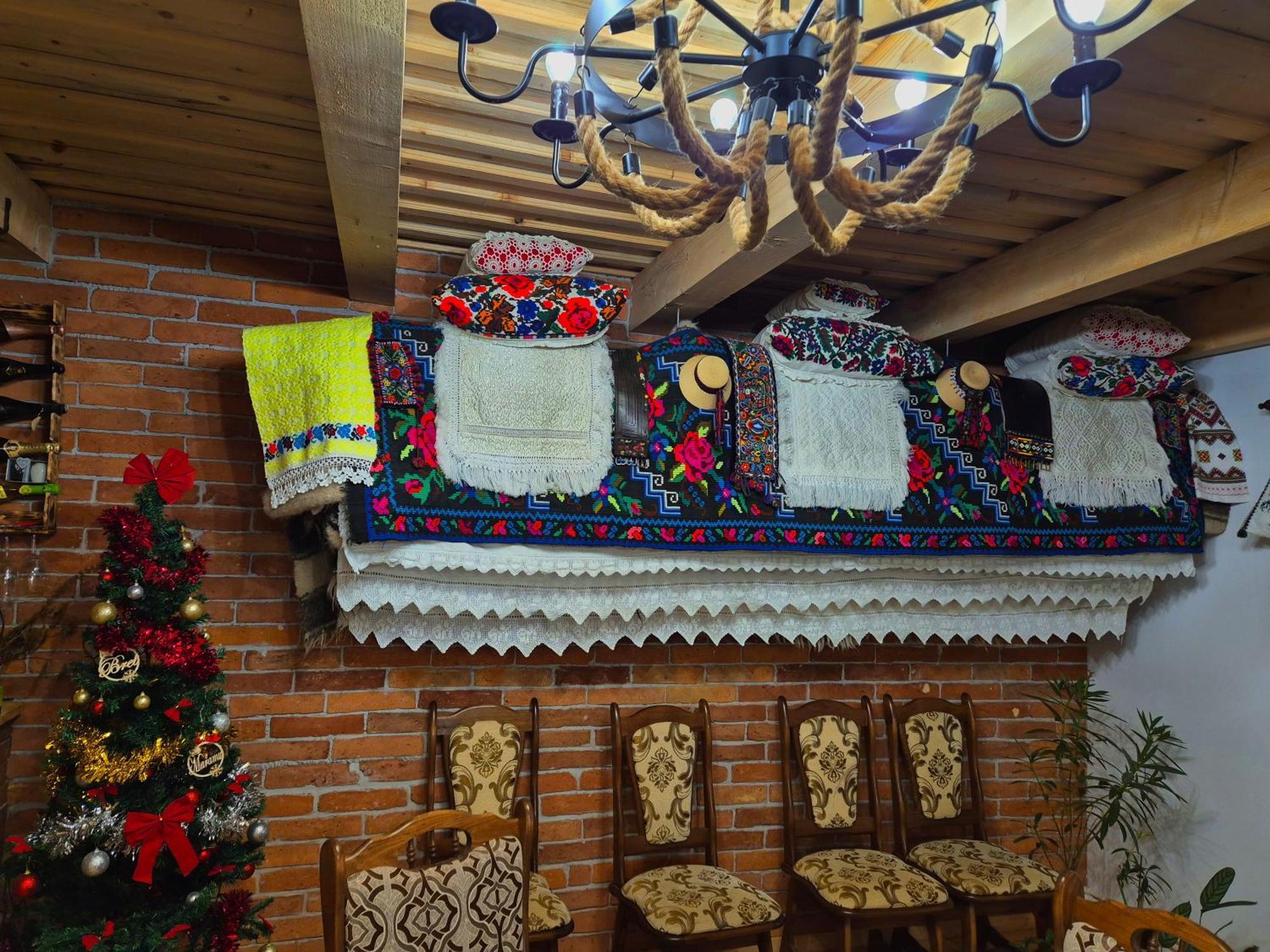 Отель Casa Vladicu Breb Экстерьер фото